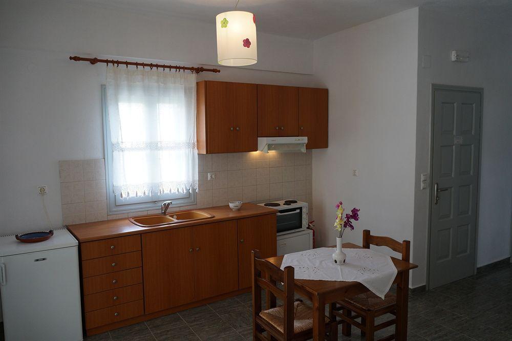 Klados Studios & Apartments Cherronisos  Bagian luar foto