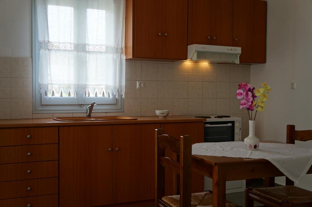 Klados Studios & Apartments Cherronisos  Bagian luar foto