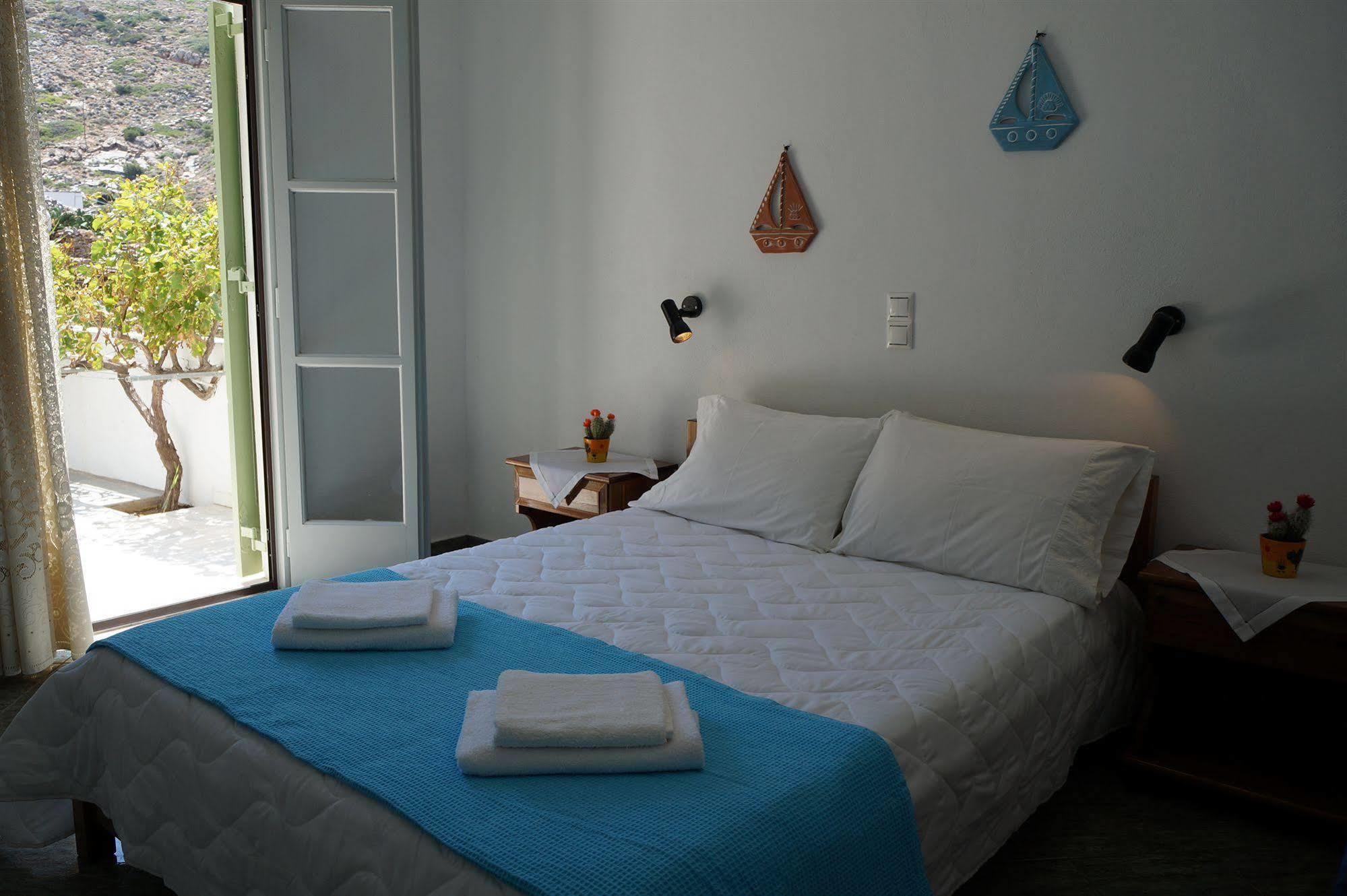 Klados Studios & Apartments Cherronisos  Bagian luar foto
