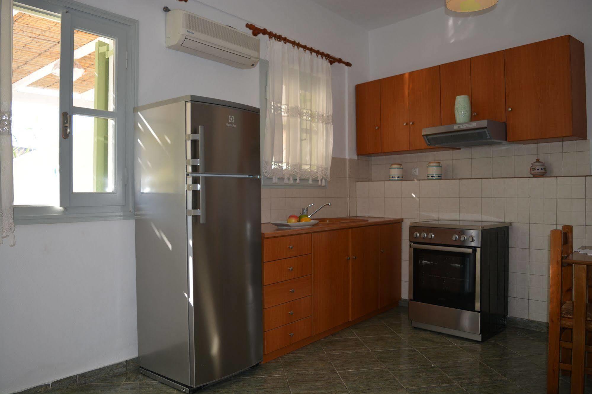 Klados Studios & Apartments Cherronisos  Bagian luar foto